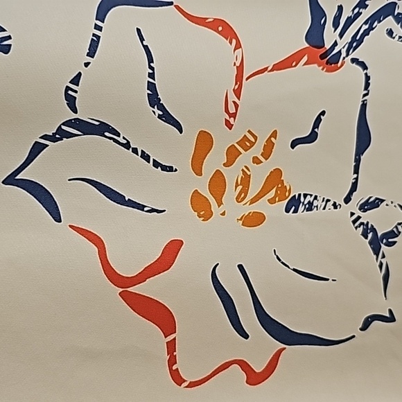 Peter millar women's NWT long sleeve golf shirt. White with out line flowers. - Picture 6 of 11